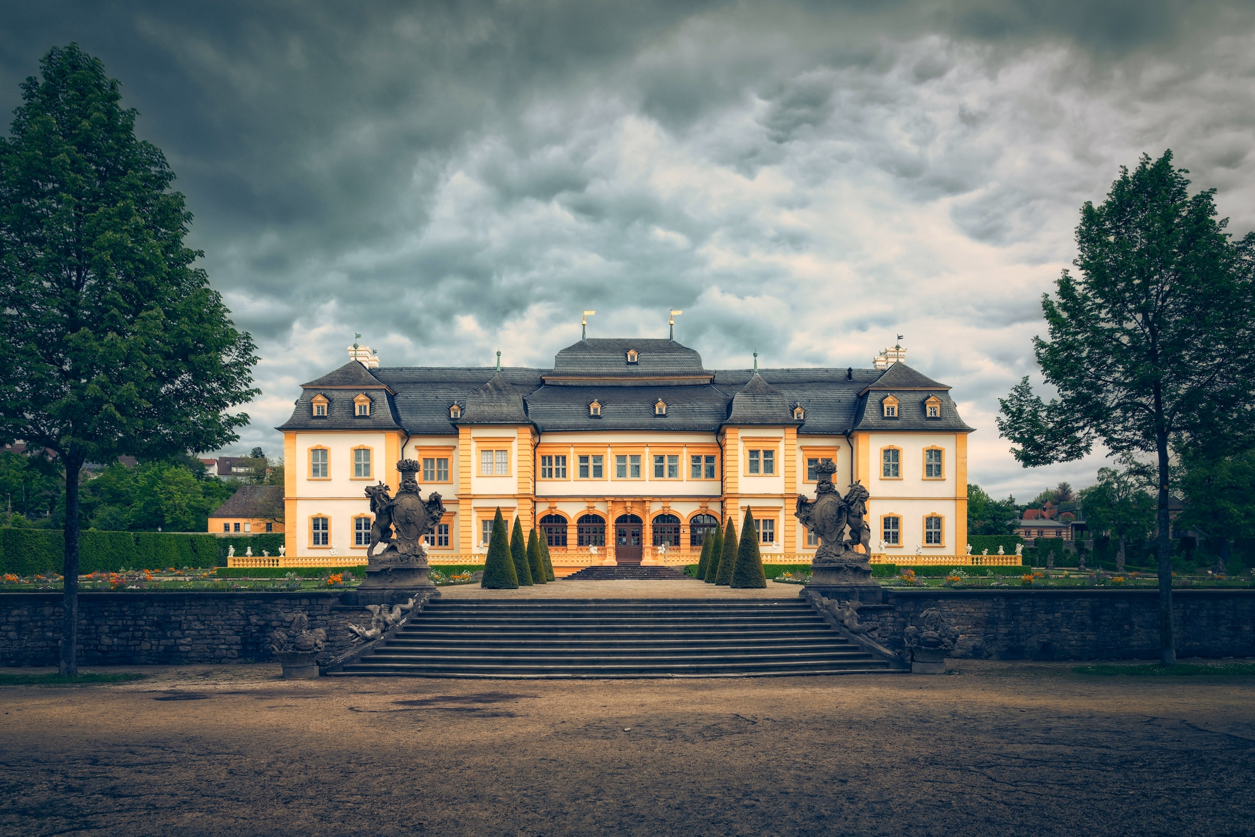 Real Assets Investing: Real Estate, Infrastructure, Farmland
